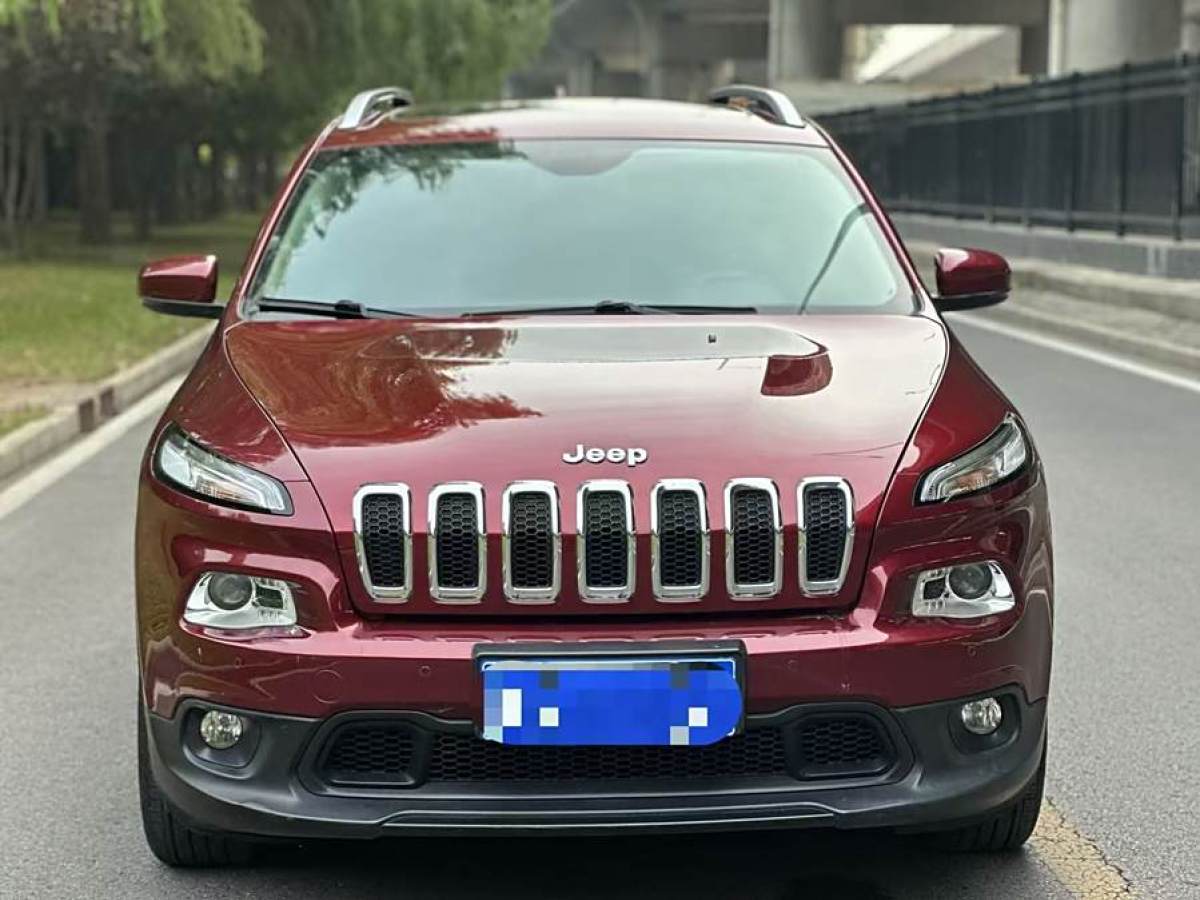 Jeep 自由光  2016款 2.0L 優(yōu)越版圖片