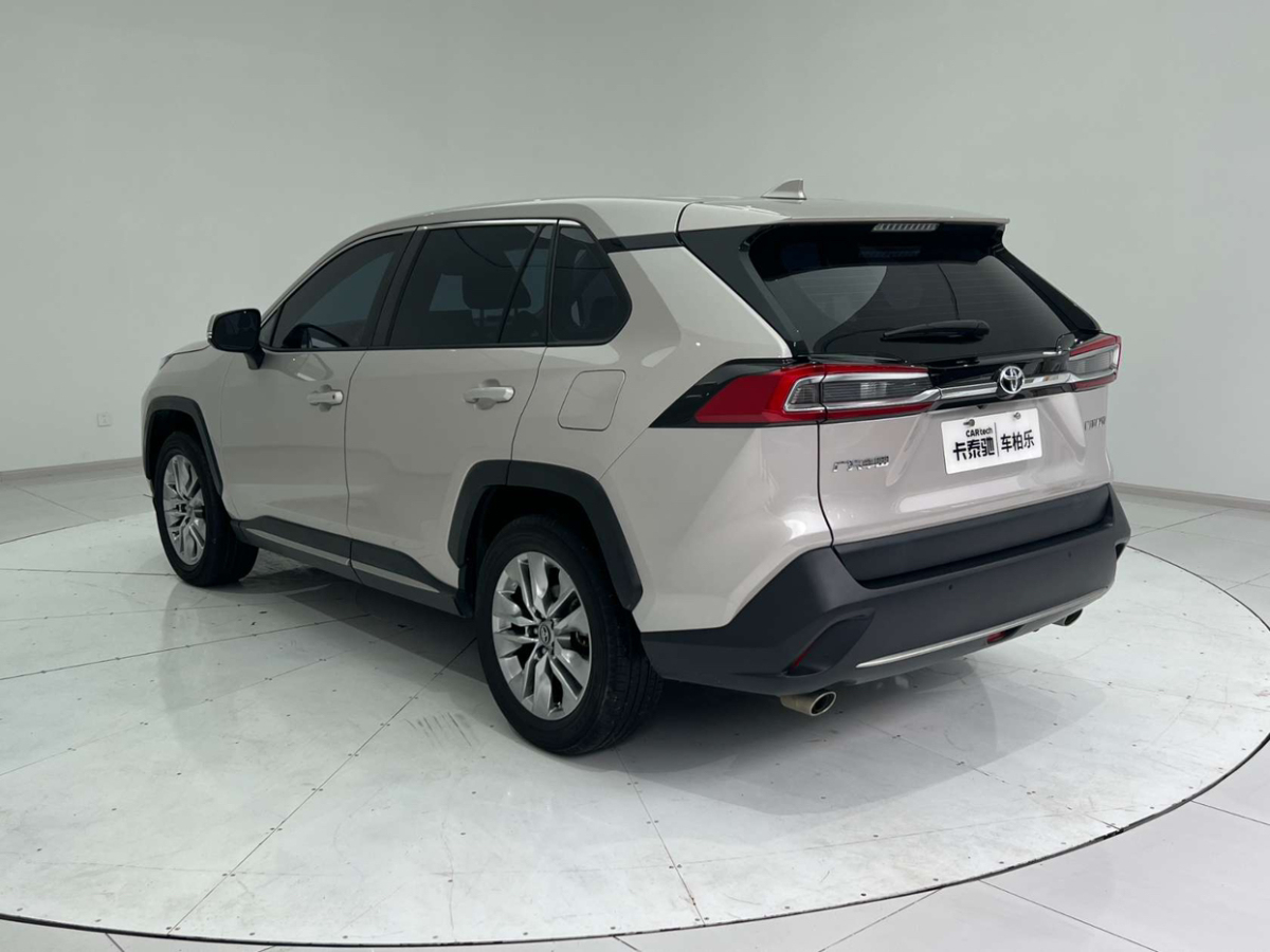 丰田 威兰达  2021款 2.0L CVT两驱豪华版图片