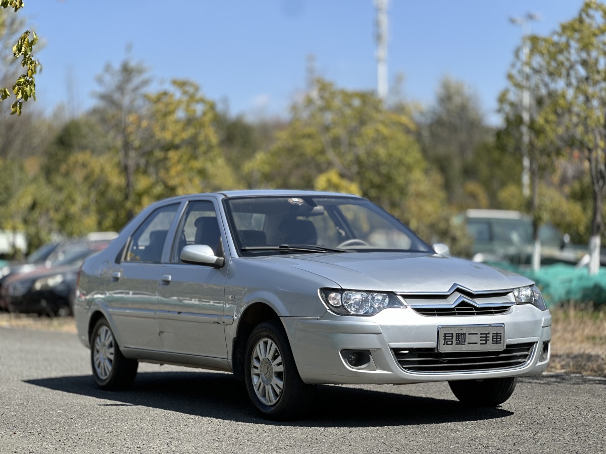 雪鐵龍 愛(ài)麗舍  2010款 三廂 1.6L 手動(dòng)科技型圖片