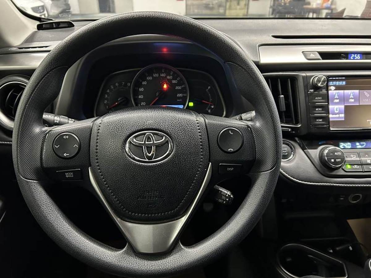 豐田 RAV4榮放  2016款 2.0L CVT兩驅(qū)風(fēng)尚版圖片