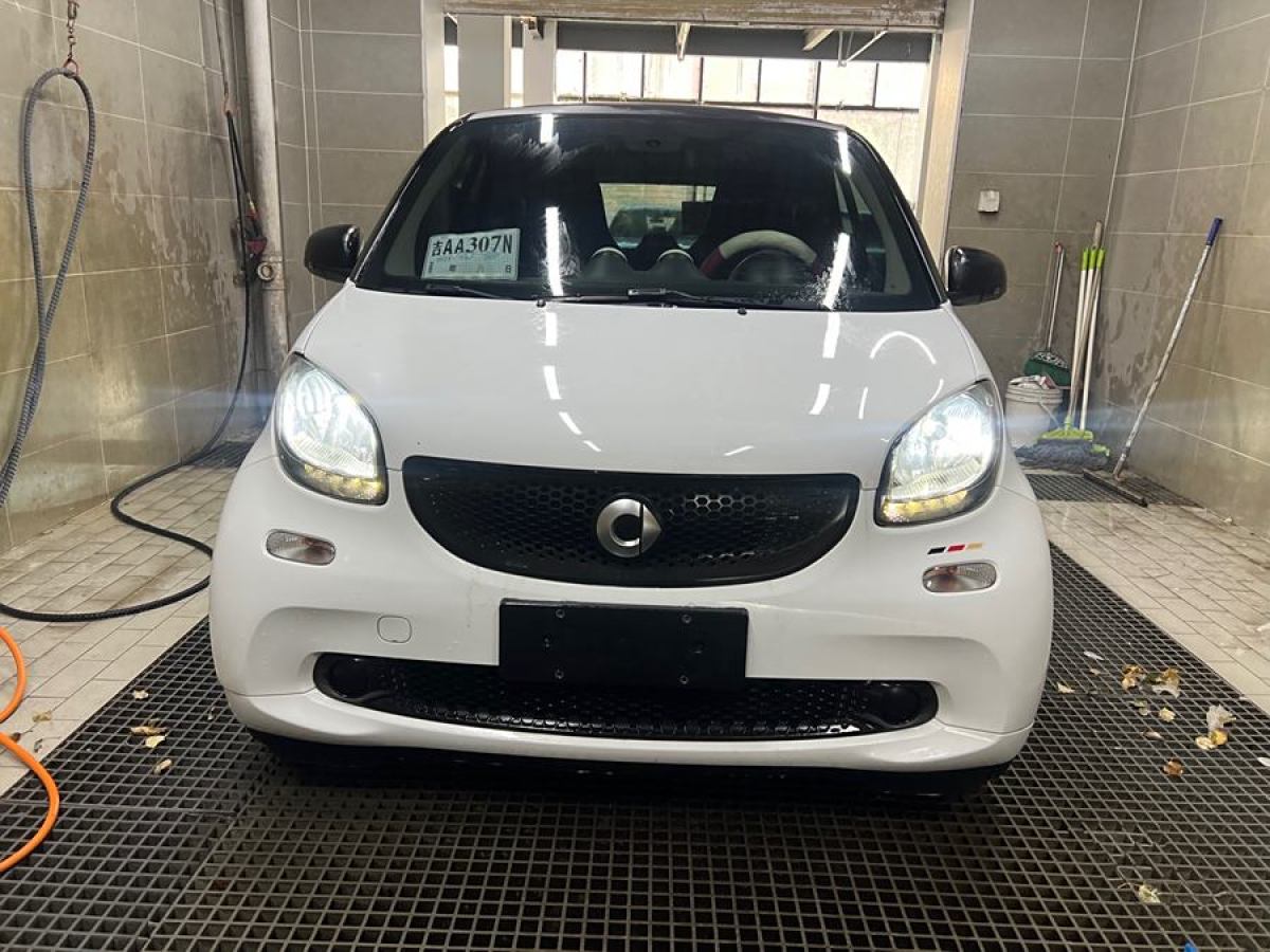 smart fortwo  2015款 1.0L 52千瓦硬頂靈動(dòng)版圖片