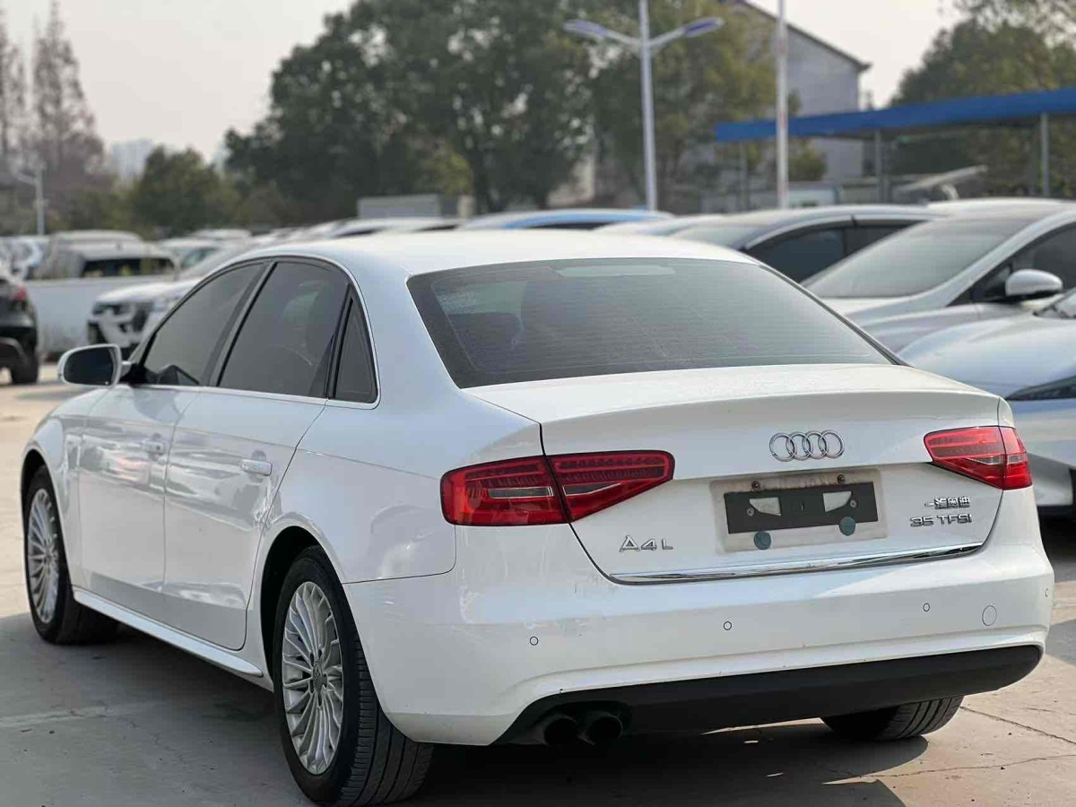 奧迪 奧迪A4L  2015款 35 TFSI 自動舒適型圖片