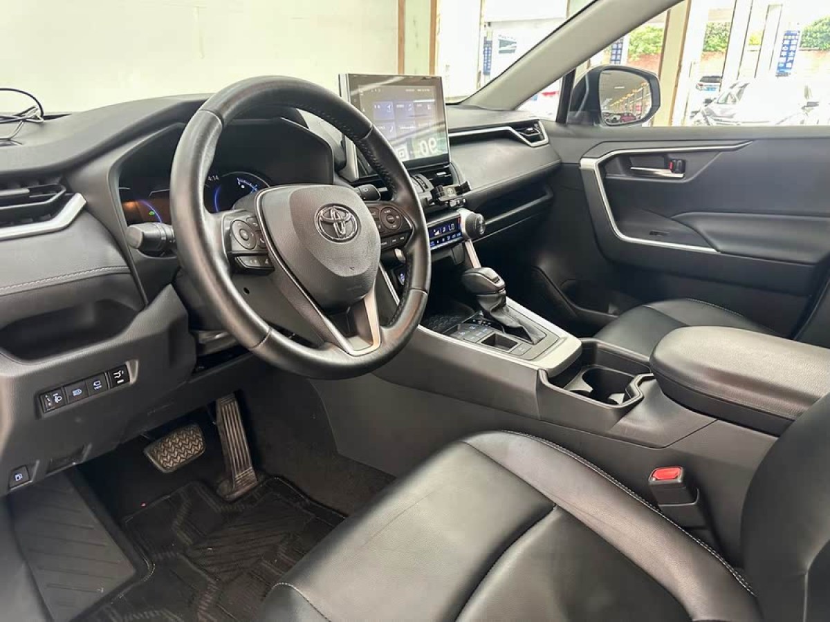 豐田 RAV4榮放雙擎E+  2022款 2.5L 兩驅(qū)精英Pro圖片