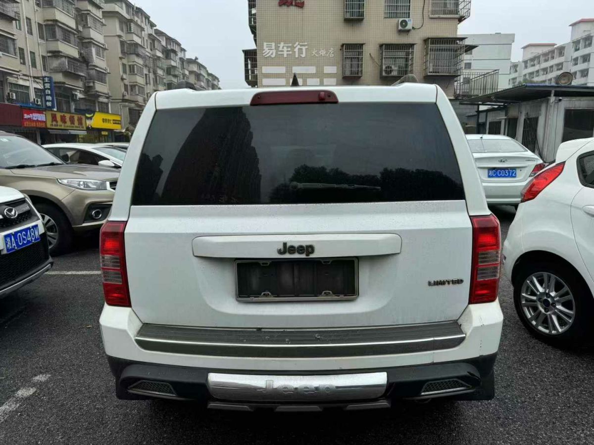 Jeep 自由客  2014款 2.0L 運動增強版圖片