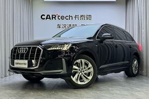 奧迪Q7 奧迪 45 TFSI quattro S line運(yùn)動(dòng)型