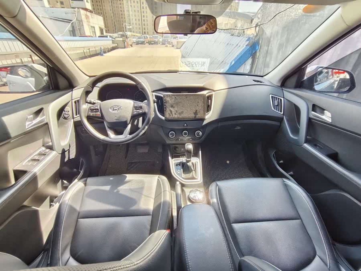 現(xiàn)代 ix25  2015款 1.6L 自動(dòng)兩驅(qū)智能型GLS圖片