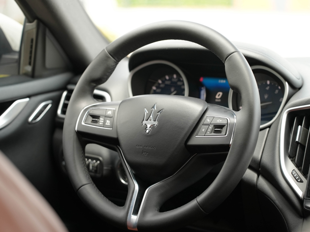 瑪莎拉蒂 Ghibli  2017款 3.0T 標(biāo)準(zhǔn)版圖片