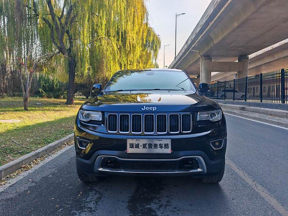 Jeep 大切諾基  2016款 3.0L 精英導(dǎo)航版圖片