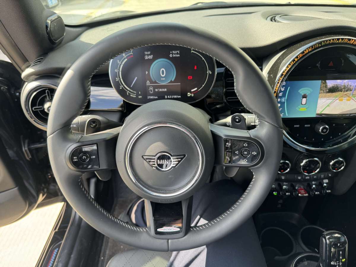 MINI MINI  2022款 2.0T COOPER S 黑標(biāo)特別版 五門版圖片