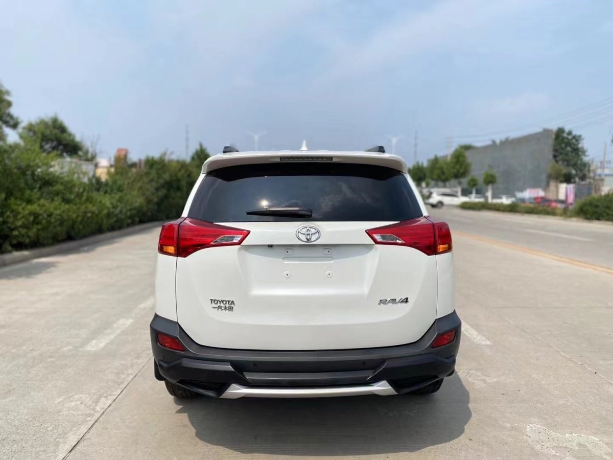 豐田 RAV4  2018款 榮放 2.0L CVT兩驅(qū)風(fēng)尚版圖片