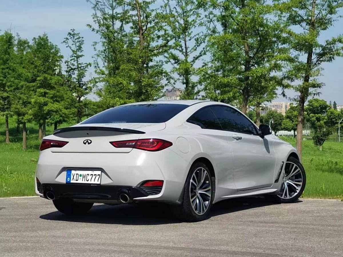 英菲尼迪 Q60  2017款 2.0T 豪華版圖片