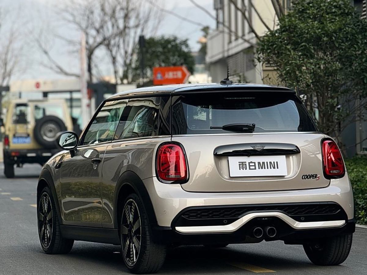 MINI MINI  2022款 改款 2.0T COOPER S 藝術(shù)家圖片