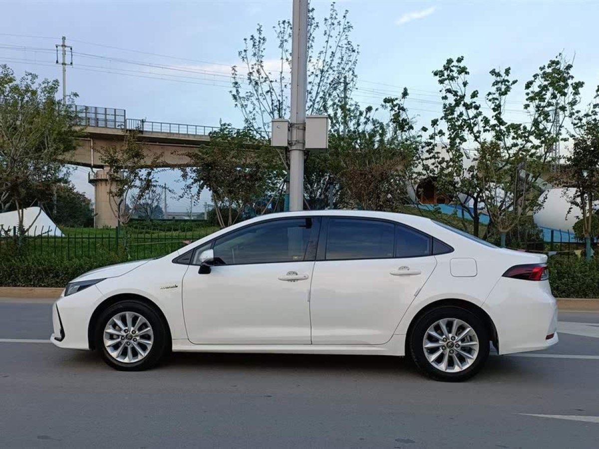 豐田 卡羅拉  2019款 雙擎 1.8L E-CVT旗艦版圖片