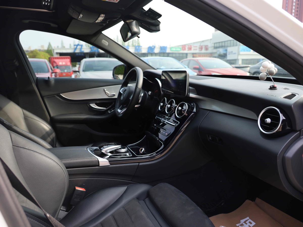 奔驰 奔驰C级  2017款 改款 C 200 运动版图片