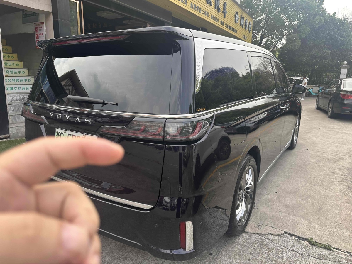 嵐圖 夢想家  2024款 PHEV 超長續(xù)航旗艦版圖片