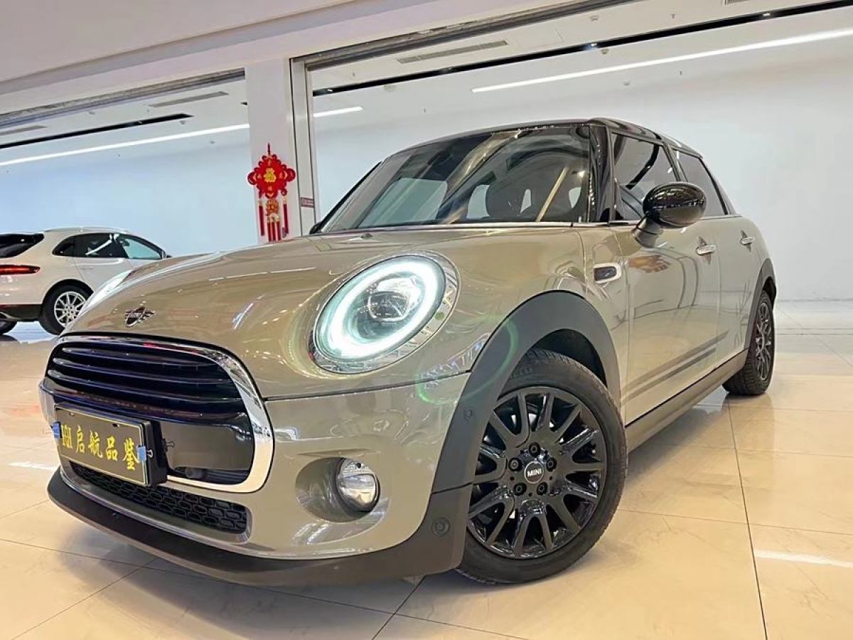 2019年9月MINI MINI  2019款 1.5T COOPER 經(jīng)典派 五門(mén)版