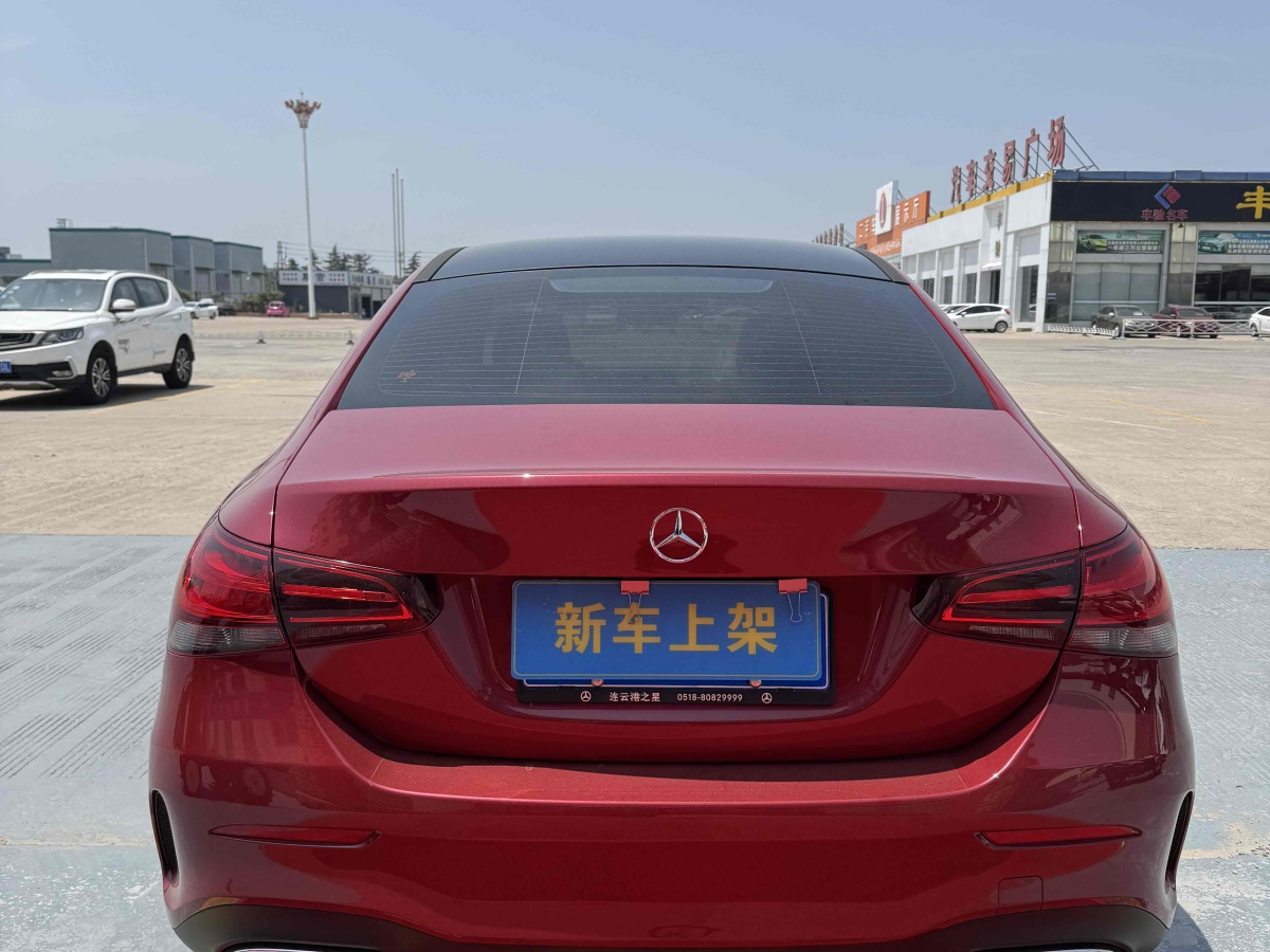 奔馳 奔馳A級  2022款 改款 A 180 L 運動轎車圖片