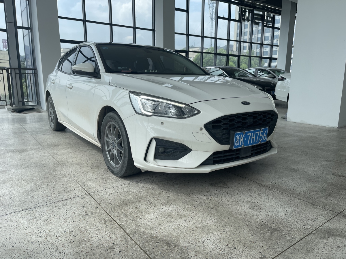 福特 福克斯  2021款 两厢 EcoBoost 180 自动锋潮型图片