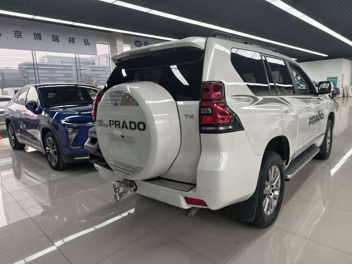 豐田 普拉多  2019款 3.5L 自動(dòng)TX-L尊享版后掛備胎圖片