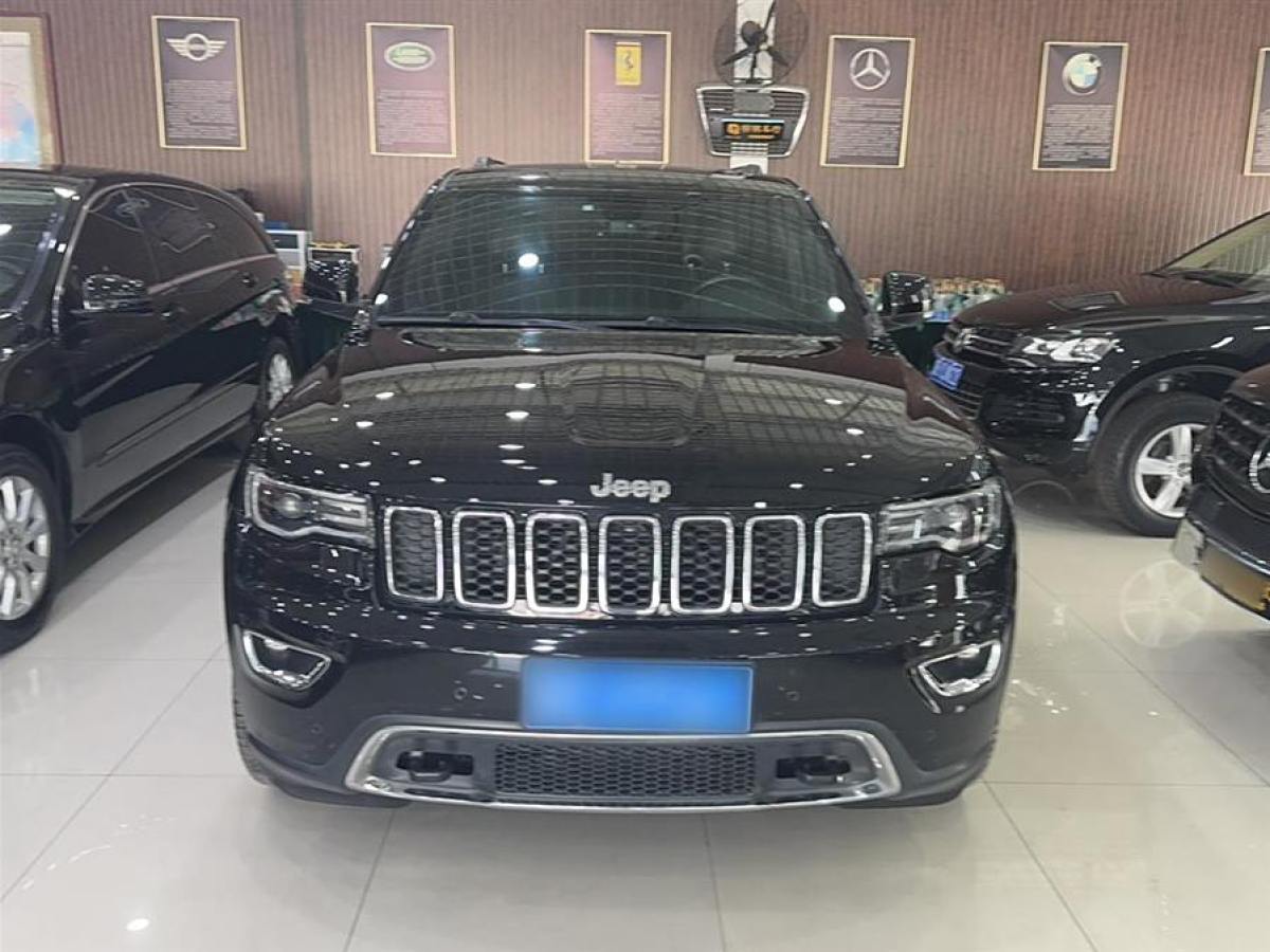 Jeep 大切諾基  2016款 3.0L 精英導(dǎo)航版圖片