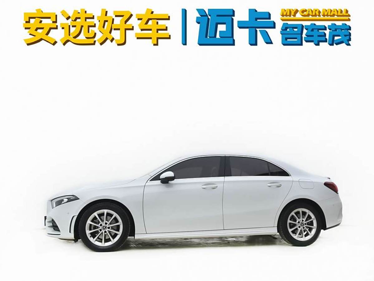 奔馳 奔馳A級(jí)  2021款 A 200 L 運(yùn)動(dòng)轎車時(shí)尚型圖片