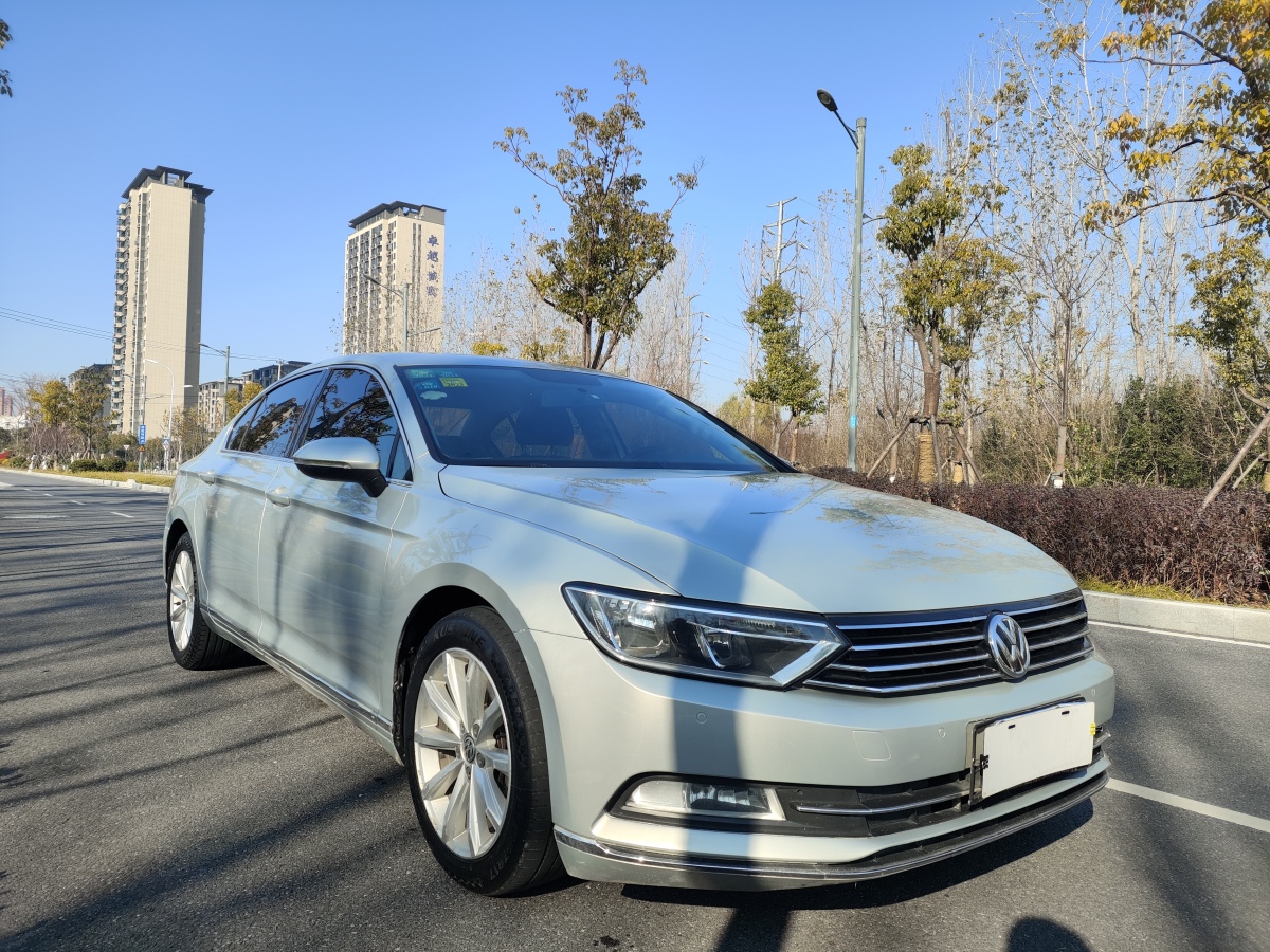 大眾 邁騰  2017款 330TSI DSG 領(lǐng)先型圖片