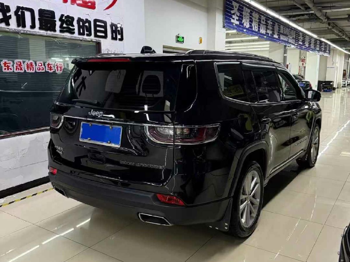 Jeep 大指揮官  2020款 2.0T 兩驅(qū)領(lǐng)先版圖片