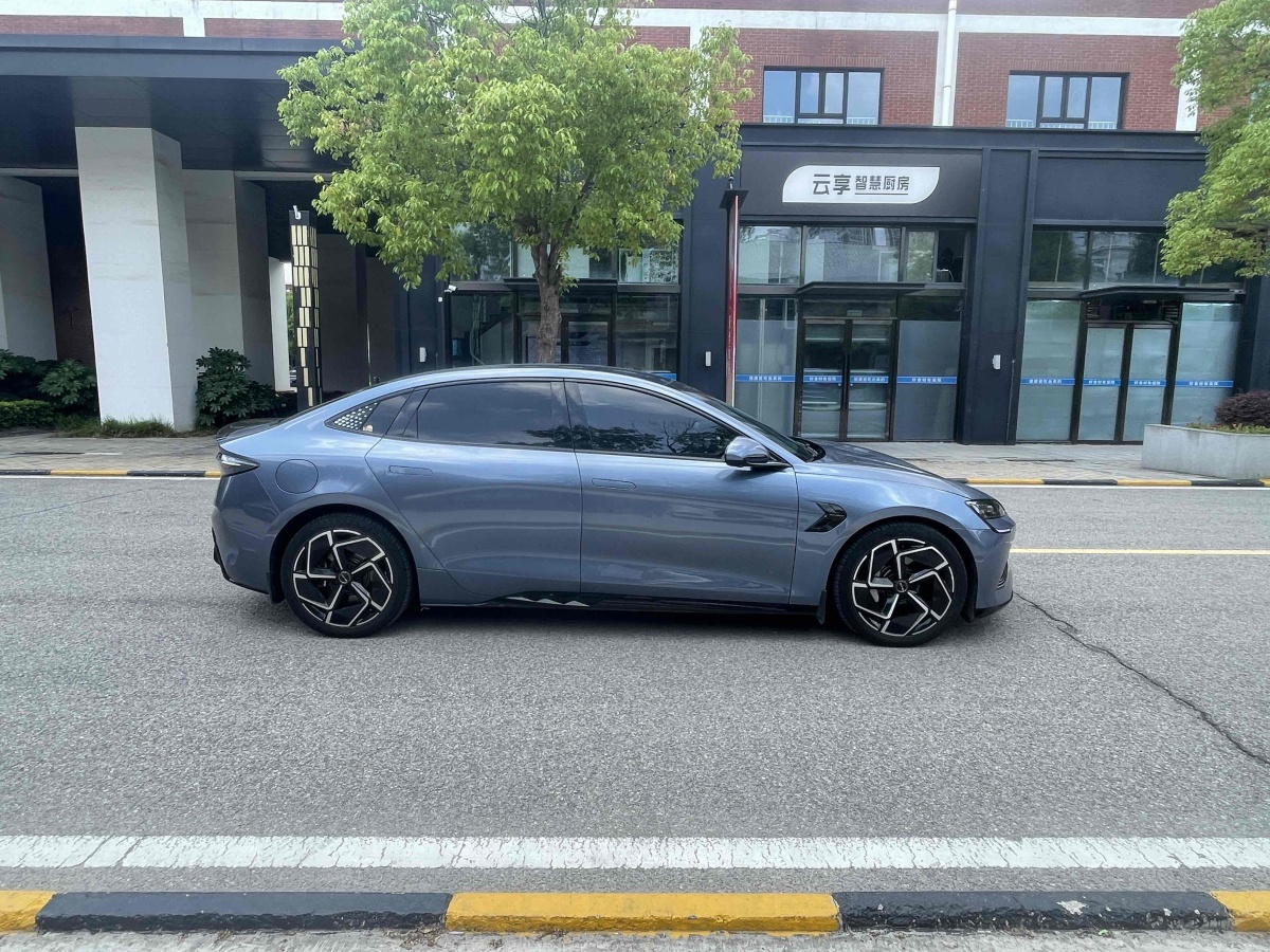 比亞迪 海豹  2022款 700km 長(zhǎng)續(xù)航后驅(qū)版圖片