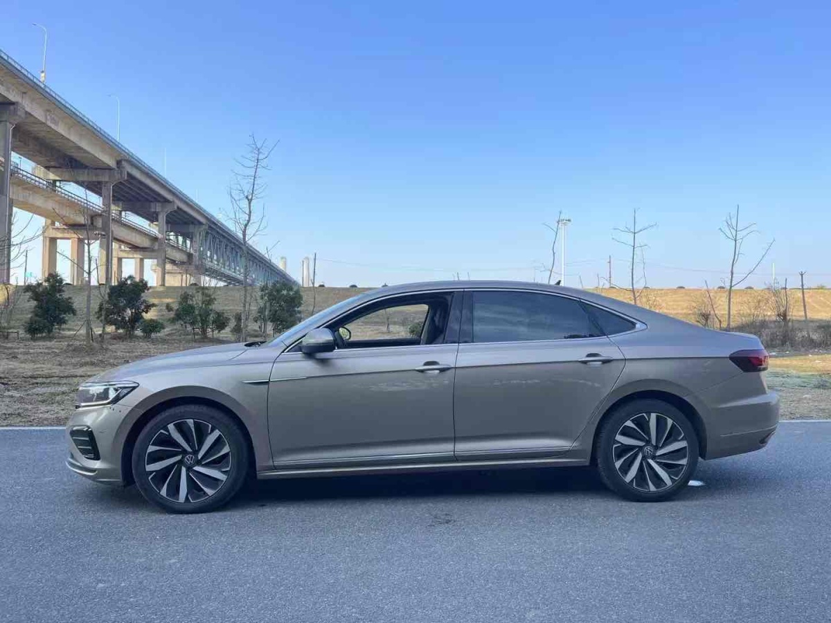 大眾 帕薩特  2022款 330TSI 豪華版圖片