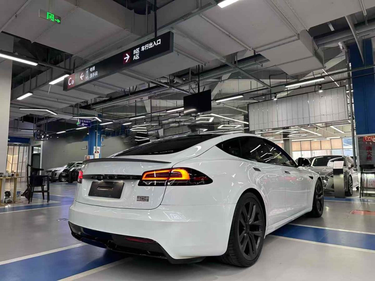 特斯拉 Model S  2023款 三電機(jī)全輪驅(qū)動(dòng) Plaid版圖片