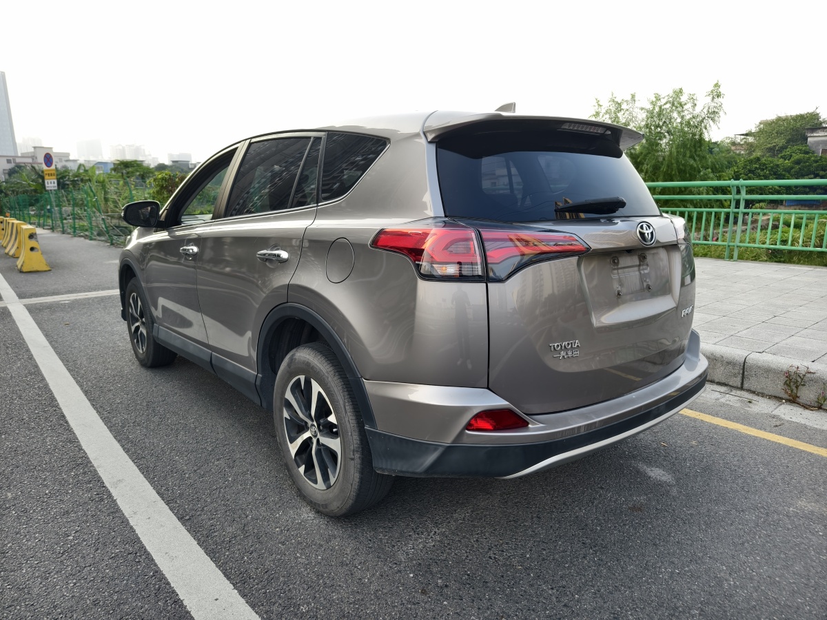 豐田 RAV4  2019款 榮放 2.0L CVT兩驅(qū)智尚版圖片