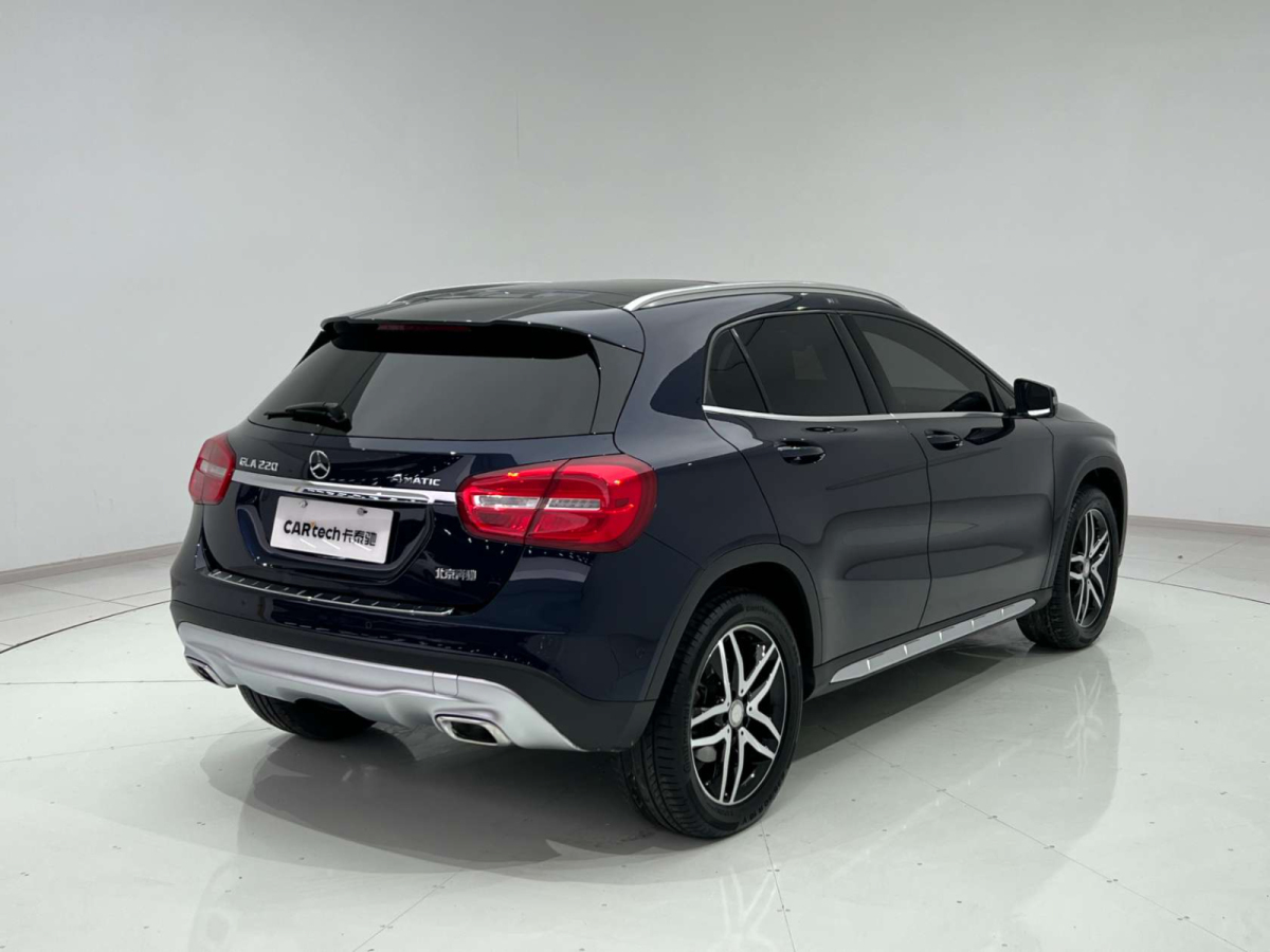 奔驰 奔驰GLA  2016款 GLA 220 4MATIC 时尚型图片