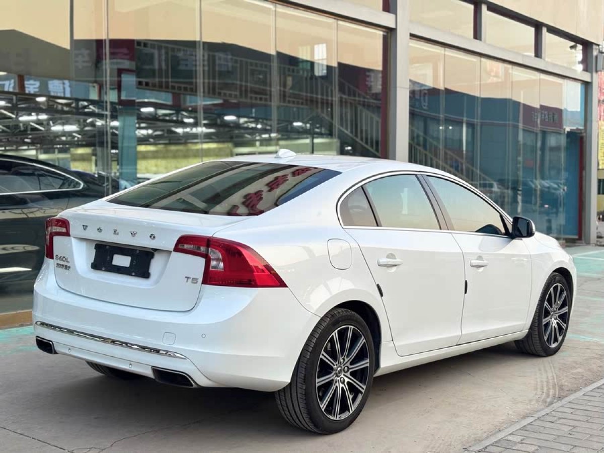 沃爾沃 S60  2014款 改款 T5 個性運動版圖片