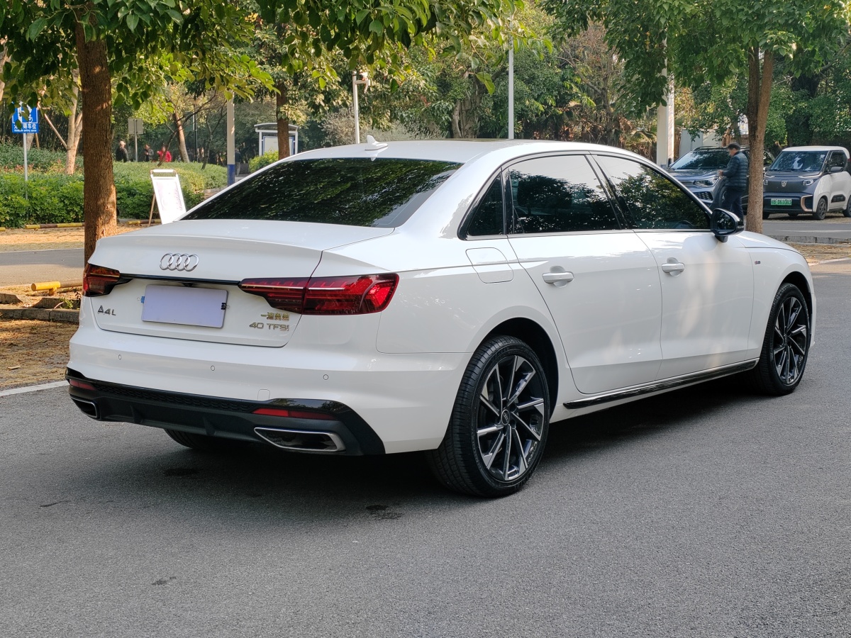 奧迪 奧迪A4L  2023款 40 TFSI 豪華動(dòng)感型圖片