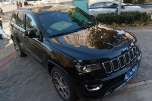 大切諾基 Jeep 3.0L 精英導(dǎo)航版