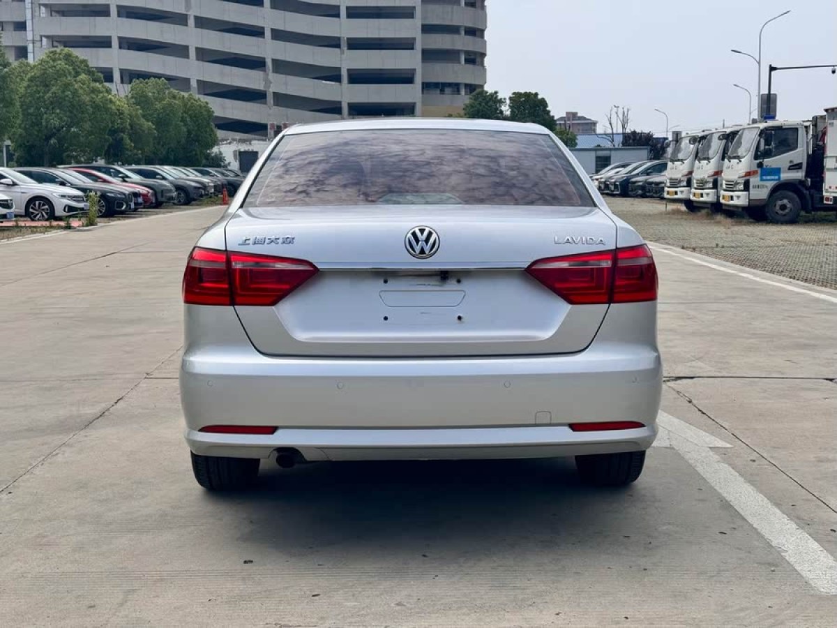 大眾 朗逸  2013款 改款經(jīng)典 1.6L 自動舒適版圖片
