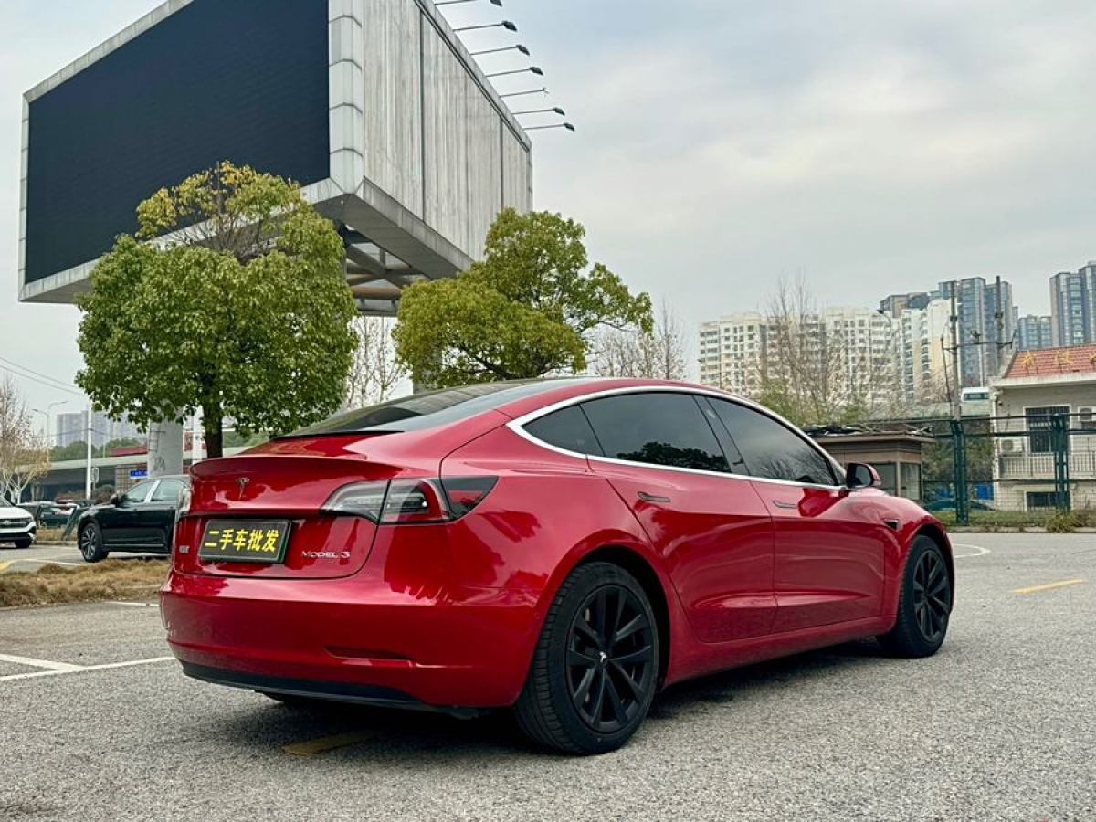 特斯拉 Model 3  2020款 改款 標(biāo)準(zhǔn)續(xù)航后驅(qū)升級(jí)版圖片