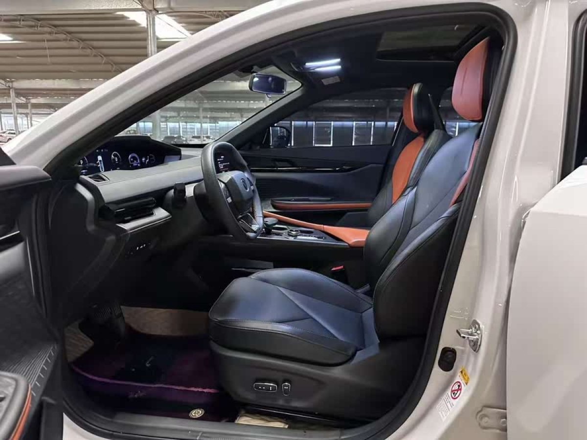 長(zhǎng)安 長(zhǎng)安UNI-V 智電iDD  2023款 智電iDD 1.5T 113km智趣型圖片