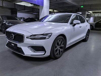 2023年4月 沃爾沃 V60(進(jìn)口) B4 智逸豪華版圖片