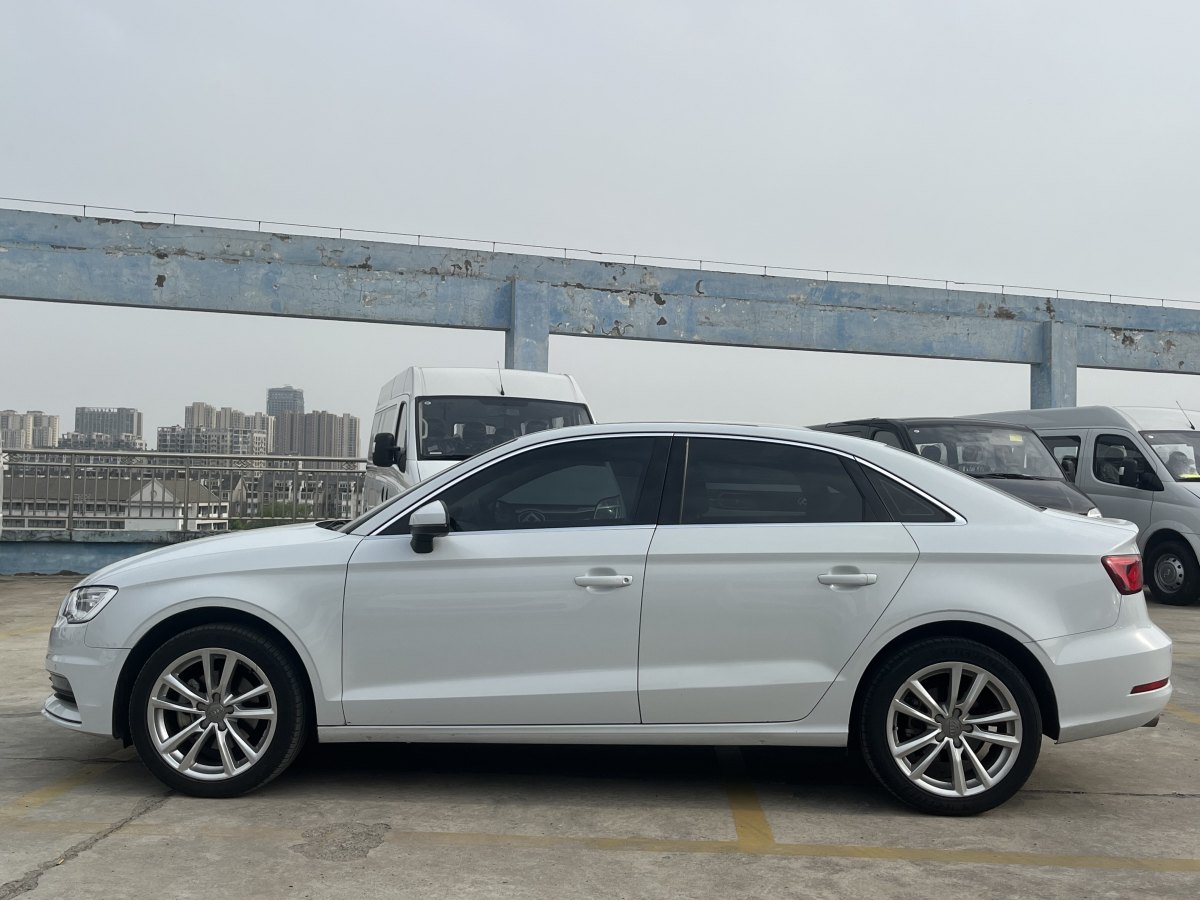 奧迪 奧迪A3  2016款 Limousine 35 TFSI 風(fēng)尚型圖片