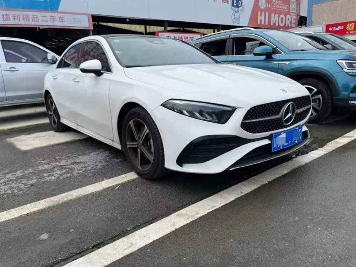 奔馳 奔馳A級(jí)  2024款 A 200 L 動(dòng)感型圖片