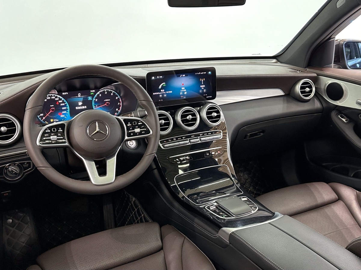 奔驰 奔驰GLC  2019款 GLC 260 4MATIC 动感型图片