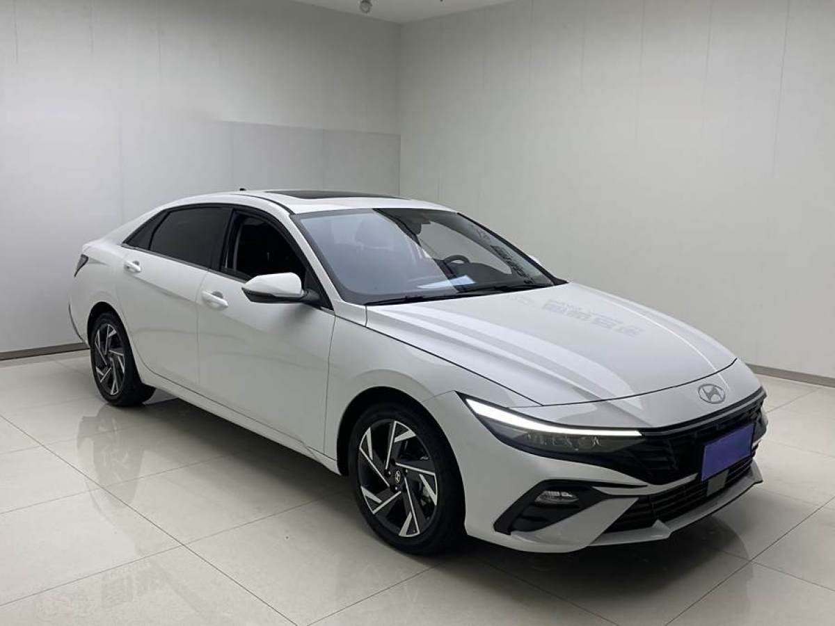 現(xiàn)代 伊蘭特  2023款 1.5L CVT GLS領(lǐng)先版圖片