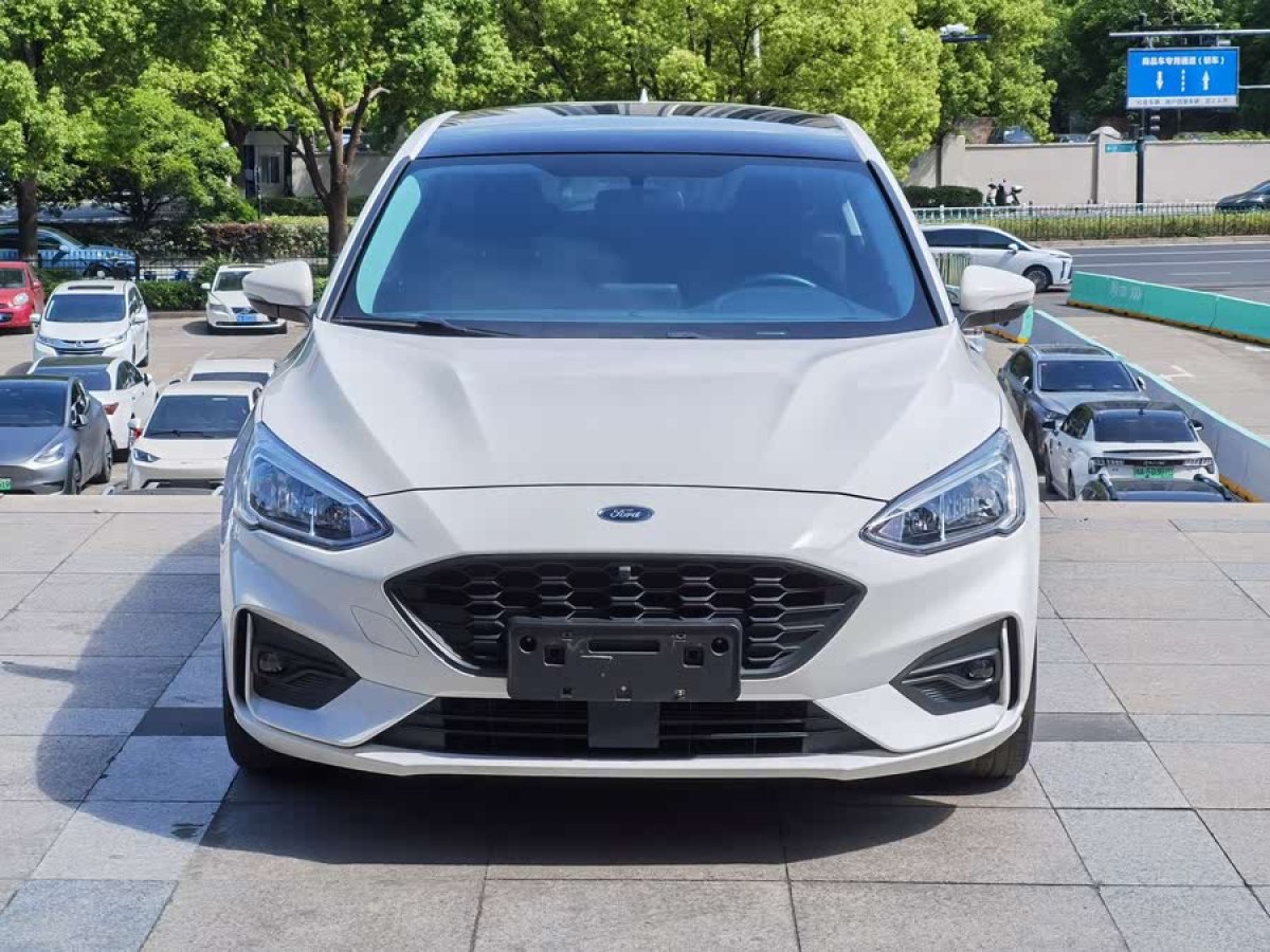 福特 福克斯  2020款 兩廂 1.5L 自動(dòng)鋒躍型圖片