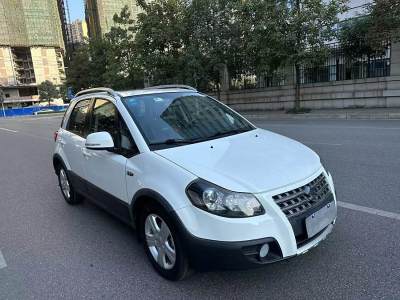 2013年12月 鈴木 天語 SX4 酷銳 1.6L 自動(dòng)運(yùn)動(dòng)型圖片