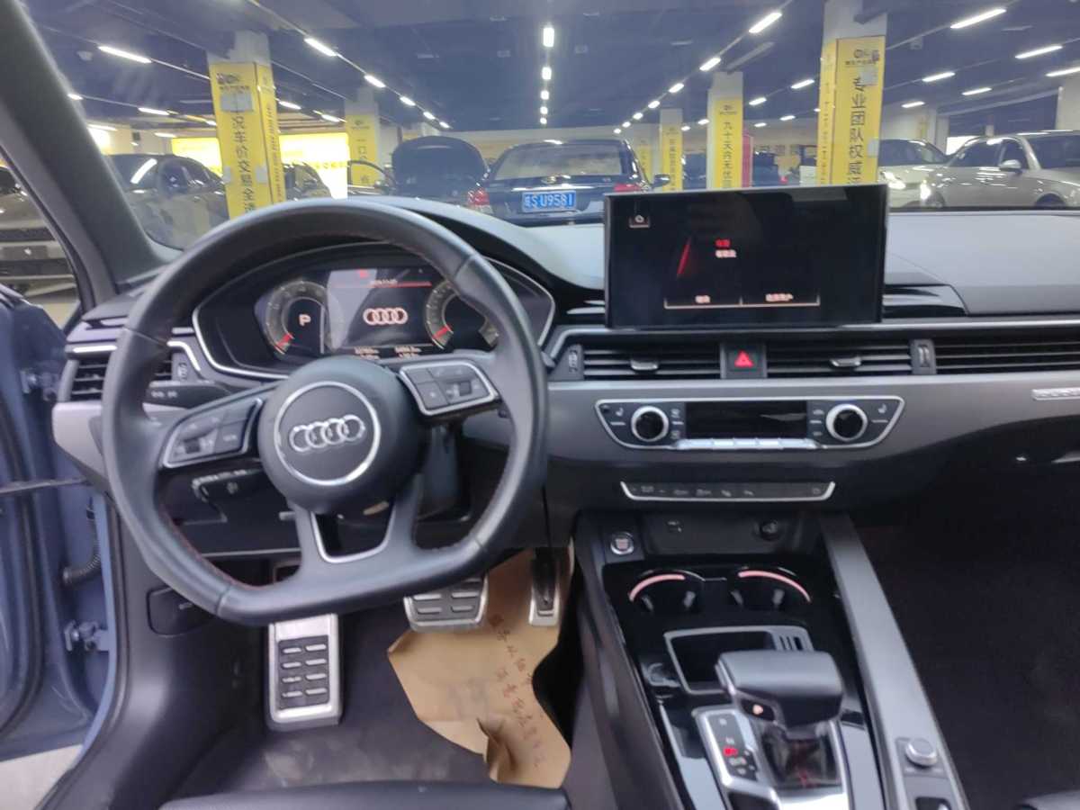 奧迪 奧迪A4L  2022款 40 TFSI quattro RS套件燃速型圖片