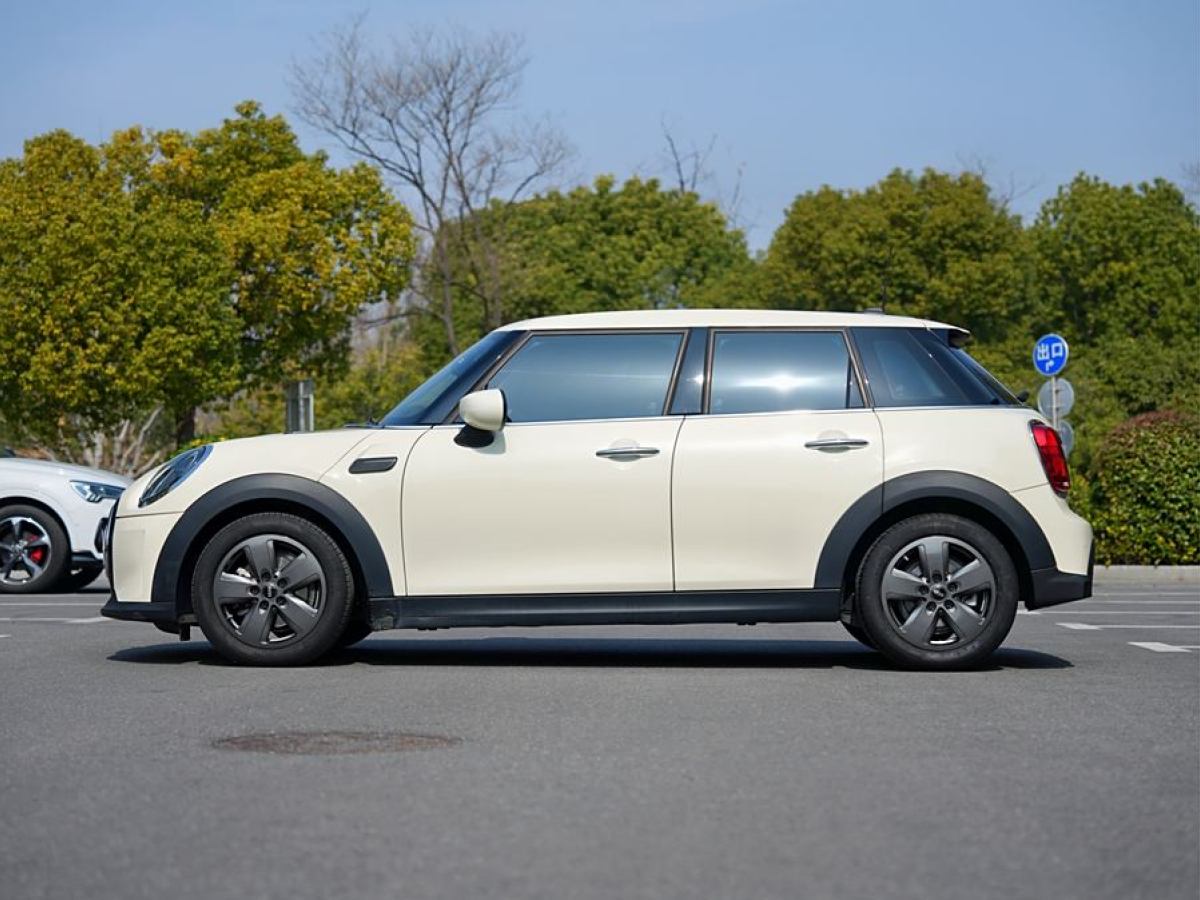 MINI MINI  2022款 改款 1.5T ONE 五門版PLUS圖片