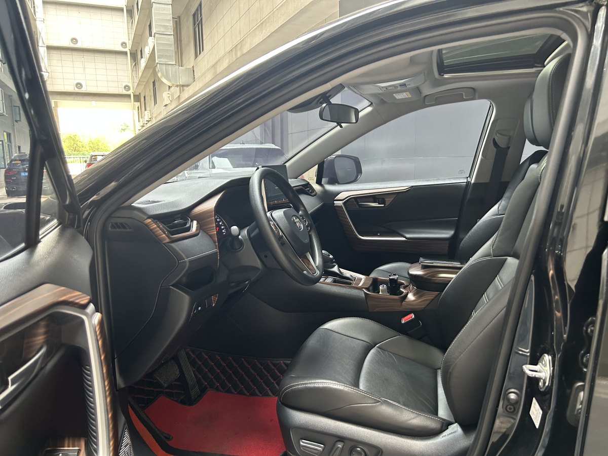 2020年7月豐田 威蘭達  2020款 2.0L CVT兩驅(qū)豪華版