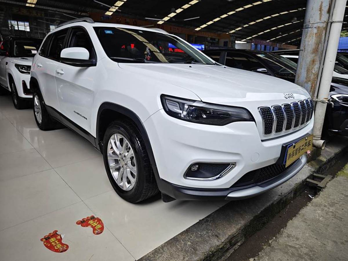 Jeep 自由光  2019款 2.0T 兩驅(qū)智享版 國VI圖片