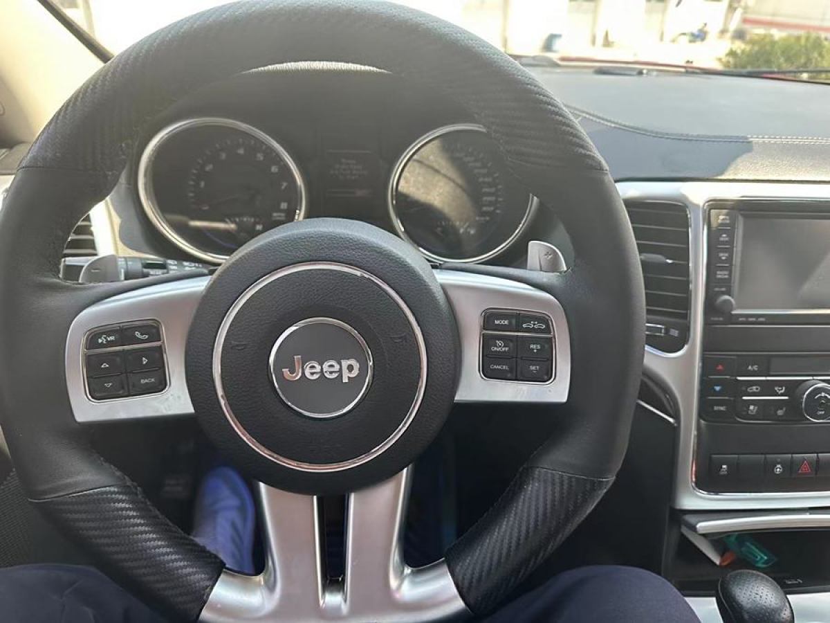 2013年6月Jeep 大切諾基 SRT  2013款 6.4L SRT8